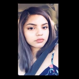 Meet your Posher, Estela